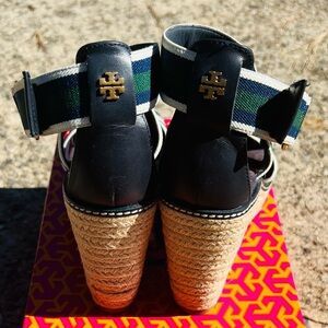 Tory Burch w/ Box | Women's Strappy Sandals - Blue and Green